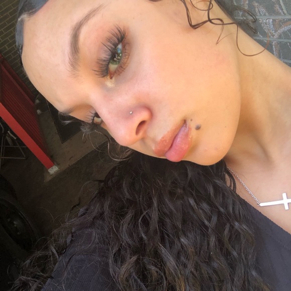 Meet your Posher, Isabella - Picture 1 of 1